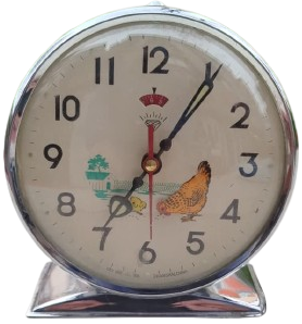 1970 NOSTALJİ KURMALI MASA SAATİ YEMLENEN HAREKETLİ TAVUK ALARM SORUNSUZ DAKIK