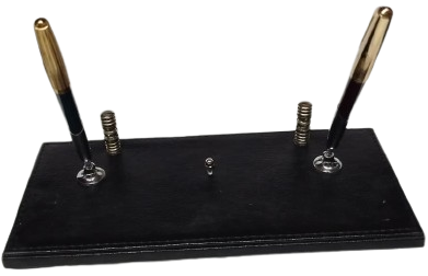 1980 ANTİKA ÇİFTLİ DOLMA KALEM Lİ MASAÜSTÜ KALEM SETİ VE DERİ TABLALI PRESTİJLİ OFİS AKSESUARI İSİM TAKMA YERİ MEVCUT