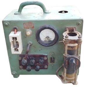 2. DUNYA SAVASI USA ASKERİ TİP SAHA VOLTAJ REGÜLATÖRÜ VE TEST CİHAZI REOSTATLI GÜÇ ÜNİTESİ