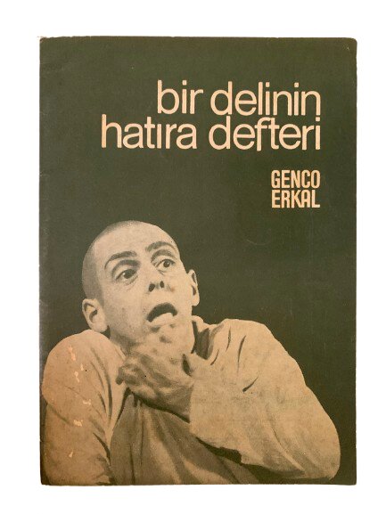 GENCO ERKAL ''BİR DELİNİN HATIRA DEFTERİ'' TİYATRO OYUN BROŞÜRÜ
