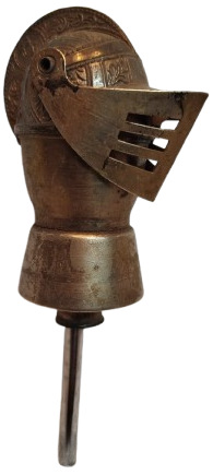 1950 ANTİKA METAL ŞÖVALYE MİĞFERİ TASARIMLI VİNTAGE İÇKİ VE ŞİŞE AKITICI TIPASI