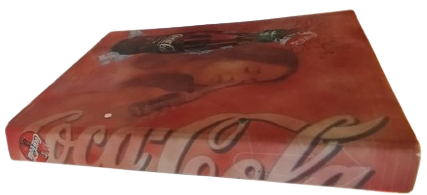 1990 COCA COLA LİSANSLI KIRTASİYE KOLEKSİYONUNA AİT 2 HALKALI MEKANİZMALI PLASTİK A4 KLASÖR DOSYADIR.