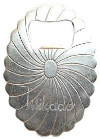 NOSTALJİK MİKADO MARKA KABARTMA DESENLİ DÖNEM DÖKÜM METAL GAZOZ VE ŞİŞE KAPAK AÇACAĞI