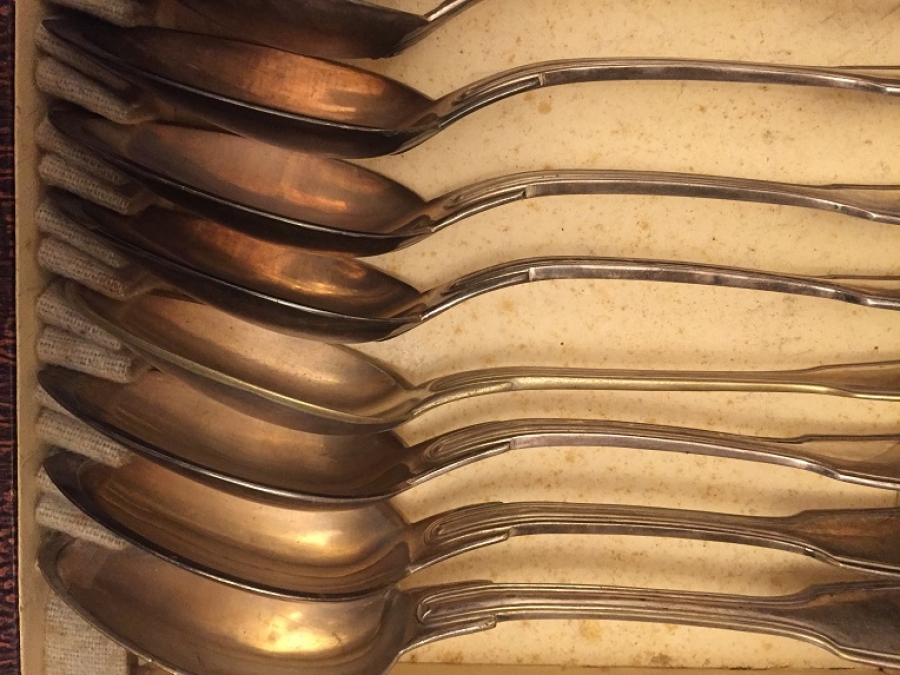 12 YEMEK KAŞIK GÜMÜŞ KAPLAMA ORJİNAL KUTUSUNDA 