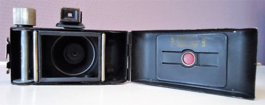  1937 NUMBERG GERMANY JUNKA WERKE KÜCÜK METAL KAMERA 3X4  ALMAN