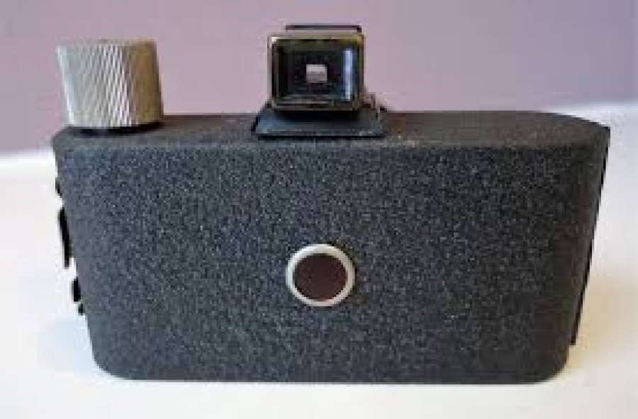  1937 NUMBERG GERMANY JUNKA WERKE KÜCÜK METAL KAMERA 3X4  ALMAN