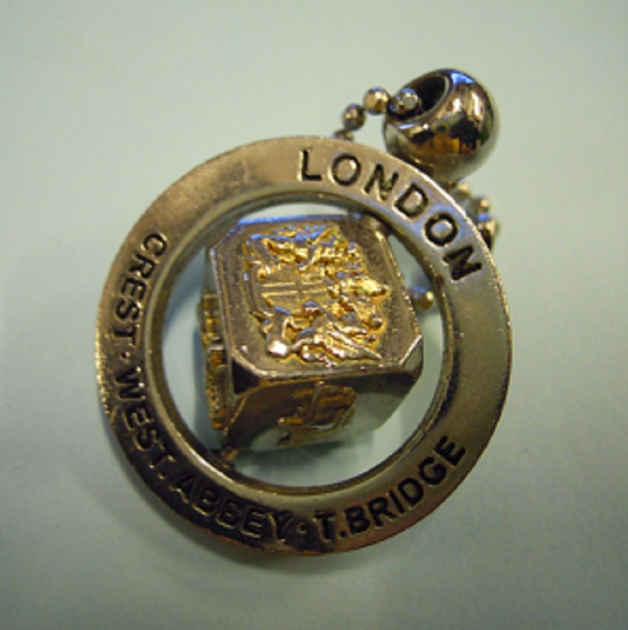 METAL ORTASI  HAREKETLİ LONDRA TAXİ ANAHTARLIK