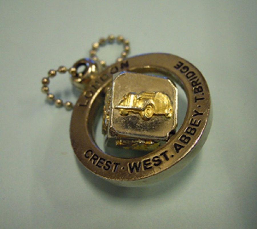 METAL ORTASI  HAREKETLİ LONDRA TAXİ ANAHTARLIK