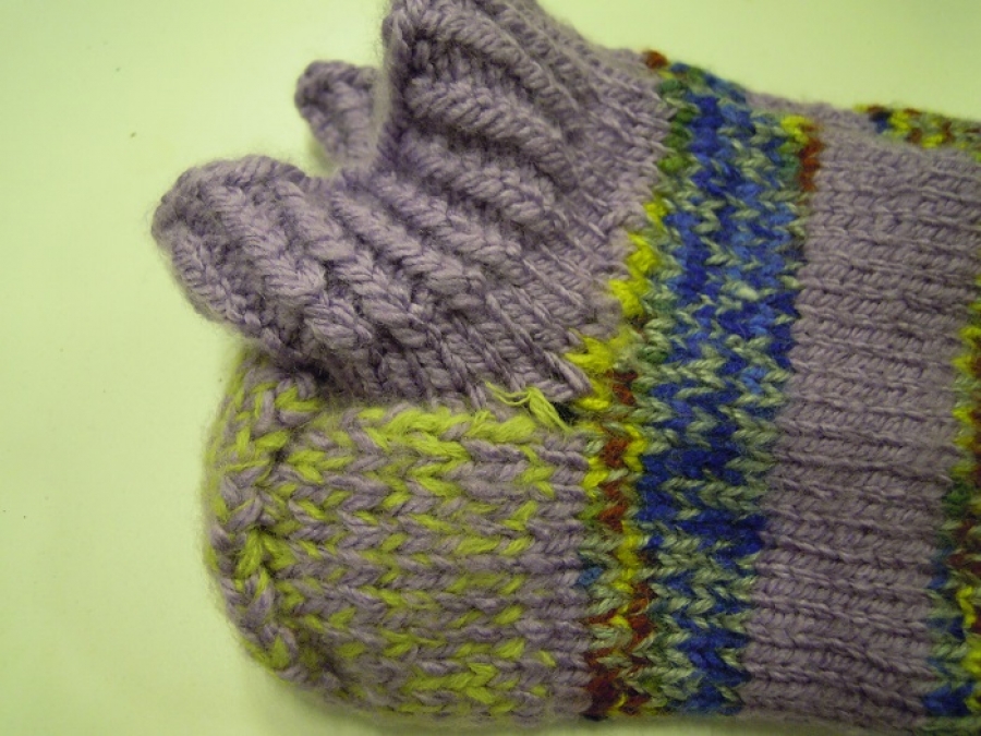 EL YAPIMI ŞİŞ ÖRGÜ HAKIKI YÜN ÇORAP HİÇ KULLANILMAMIŞ GİYİLMEMİŞ SANDIKDAN CIKMA