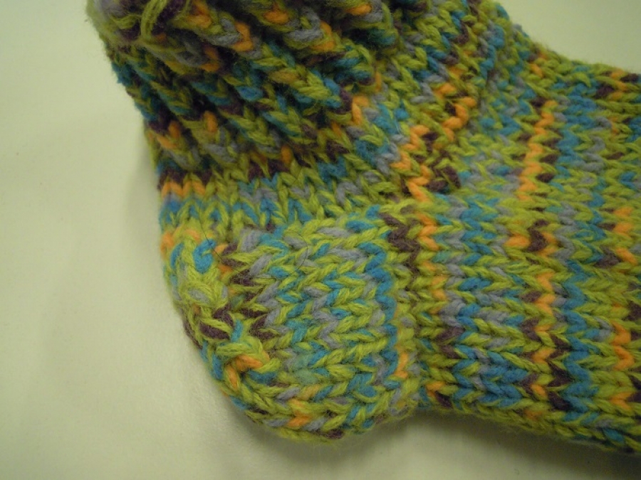 EL YAPIMI ŞİŞ ÖRGÜ HAKIKI YÜN ÇORAP HİÇ KULLANILMAMIŞ GİYİLMEMİŞ SANDIKDAN CIKMA