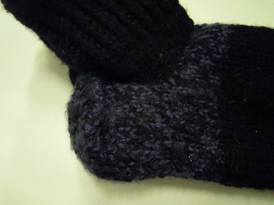 EL YAPIMI ŞİŞ ÖRGÜ HAKIKI YÜN ÇORAP HİÇ KULLANILMAMIŞ GİYİLMEMİŞ SANDIKDAN CIKMA