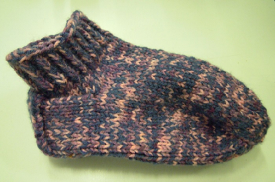 EL YAPIMI ŞİŞ ÖRGÜ HAKIKI YÜN ÇORAP HİÇ KULLANILMAMIŞ GİYİLMEMİŞ SANDIKDAN CIKMA