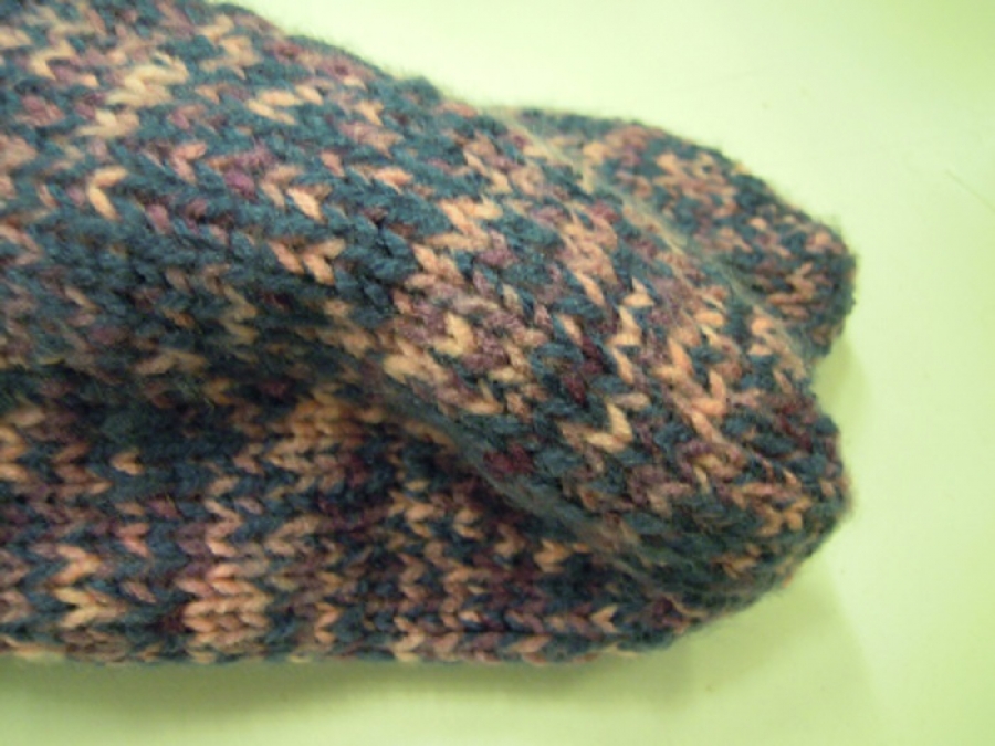 EL YAPIMI ŞİŞ ÖRGÜ HAKIKI YÜN ÇORAP HİÇ KULLANILMAMIŞ GİYİLMEMİŞ SANDIKDAN CIKMA