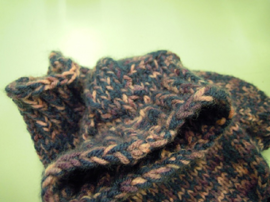 EL YAPIMI ŞİŞ ÖRGÜ HAKIKI YÜN ÇORAP HİÇ KULLANILMAMIŞ GİYİLMEMİŞ SANDIKDAN CIKMA