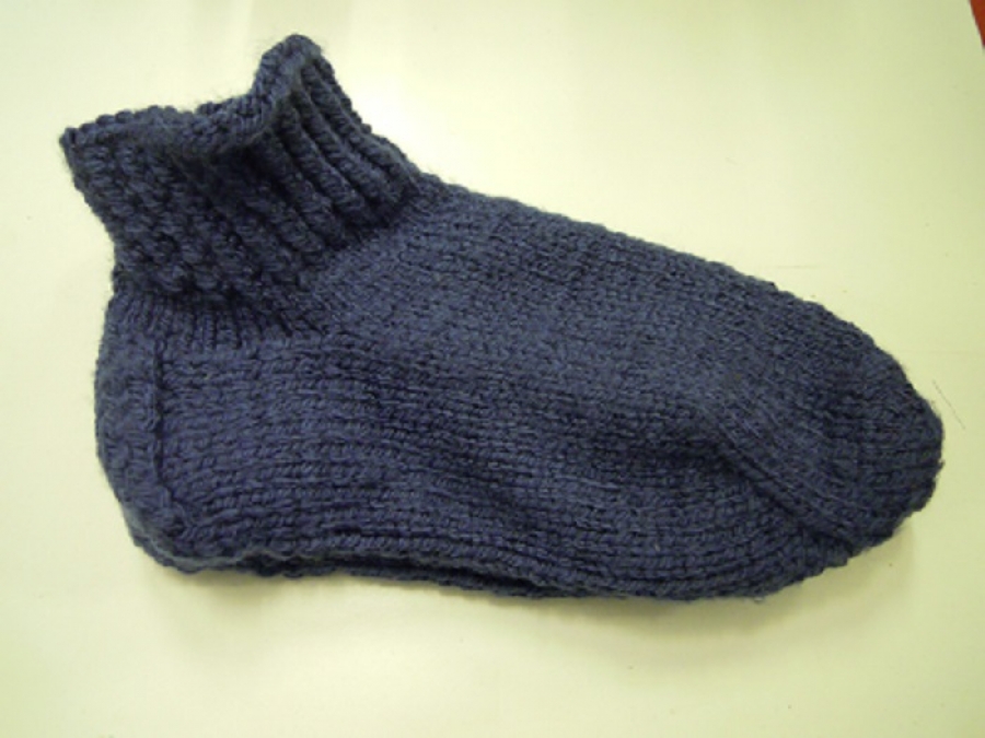 EL YAPIMI ŞİŞ ÖRGÜ HAKIKI YÜN ÇORAP HİÇ KULLANILMAMIŞ GİYİLMEMİŞ SANDIKDAN CIKMA