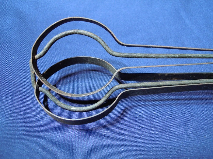 1950 İNGİLİZ METAL MİKSER KARIŞTIRICI PASLANMAZ AHŞAP TUTMA YERİ OLAN MEKANİK EL CIRPICI 