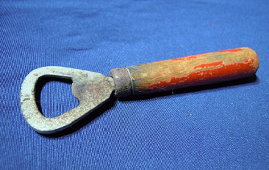  AHŞAP SAPLI MEŞRUBAT ŞİŞE KAPAK AÇACAK