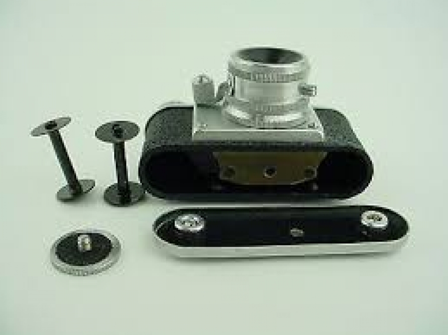  1937 NUMBERG GERMANY JUNKA WERKE KÜCÜK METAL KAMERA 3X4  ALMAN