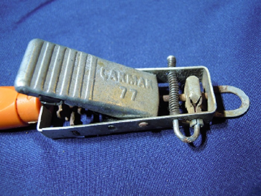 CAKMAK 77 TAŞLI MEKANİK METAL SERT RENKLİ  PLASTİK SAPLI MUTFAK OCAK YAKMA TUTUŞTURMA ALEVLENDİRME CAKMAGI