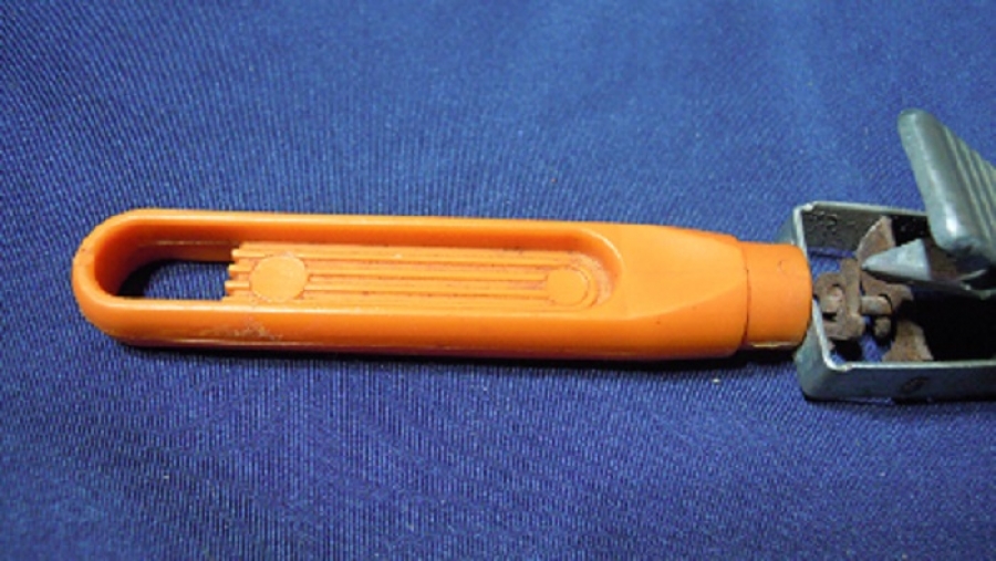 CAKMAK 77 TAŞLI MEKANİK METAL SERT RENKLİ  PLASTİK SAPLI MUTFAK OCAK YAKMA TUTUŞTURMA ALEVLENDİRME CAKMAGI