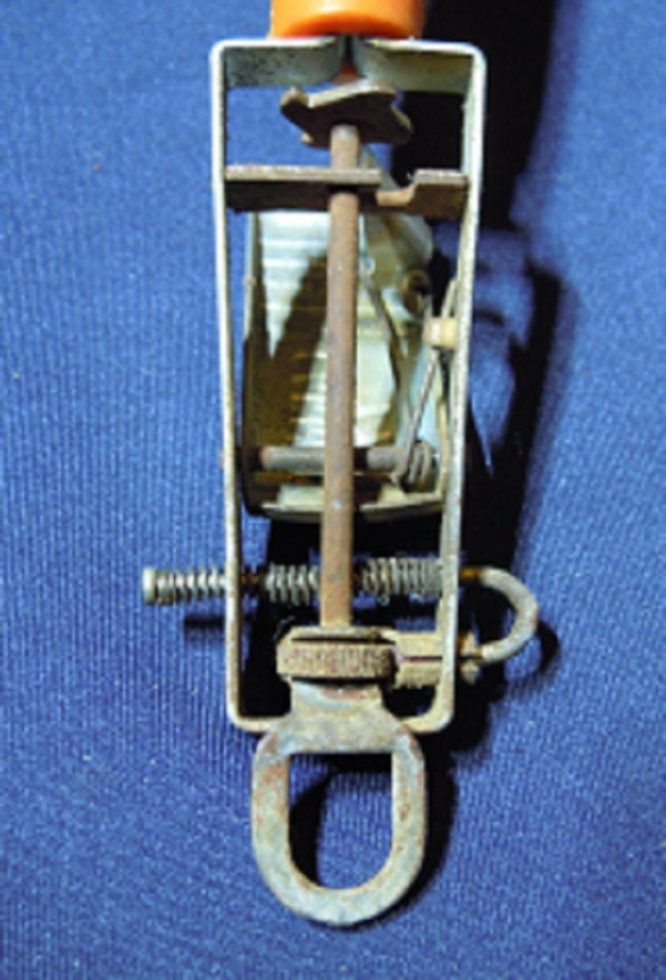 CAKMAK 77 TAŞLI MEKANİK METAL SERT RENKLİ  PLASTİK SAPLI MUTFAK OCAK YAKMA TUTUŞTURMA ALEVLENDİRME CAKMAGI