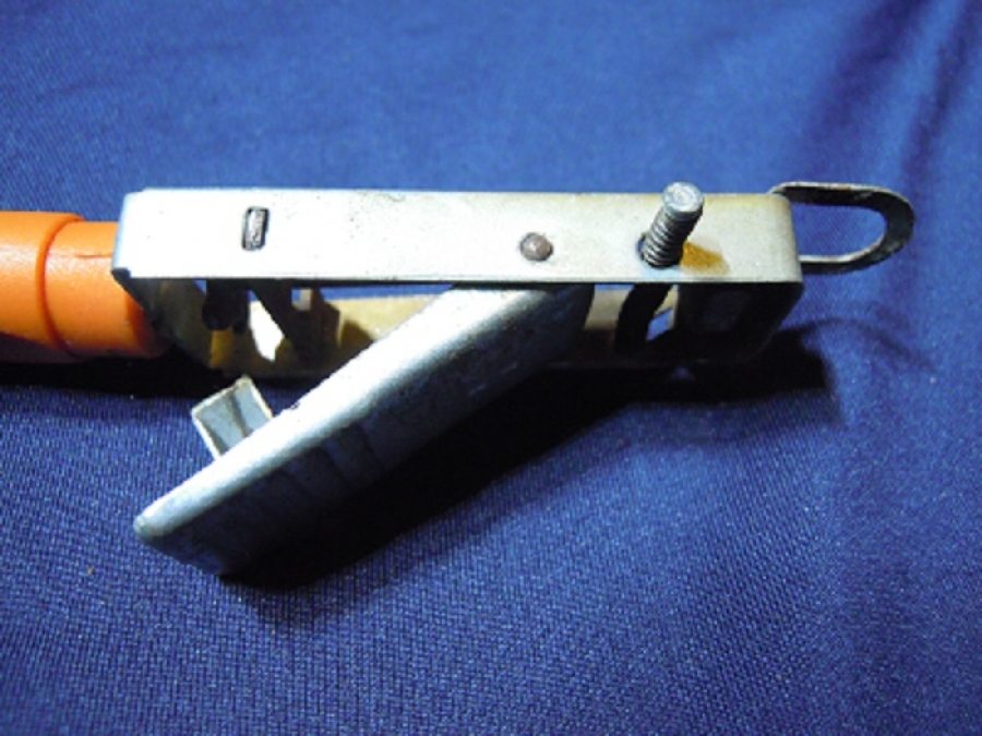 CAKMAK 77 TAŞLI MEKANİK METAL SERT RENKLİ  PLASTİK SAPLI MUTFAK OCAK YAKMA TUTUŞTURMA ALEVLENDİRME CAKMAGI