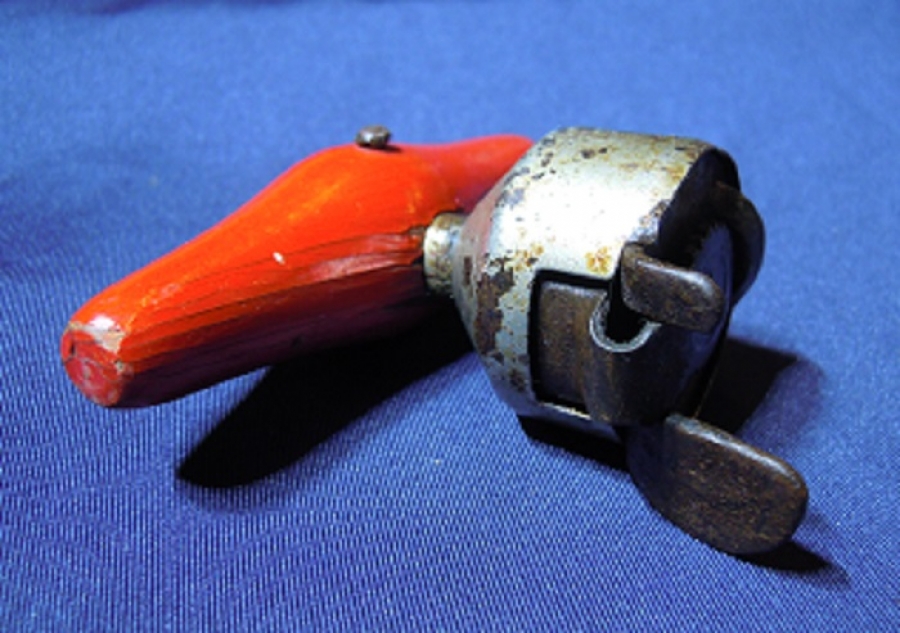 TENEKE METAL KONSERVE AÇACAK 