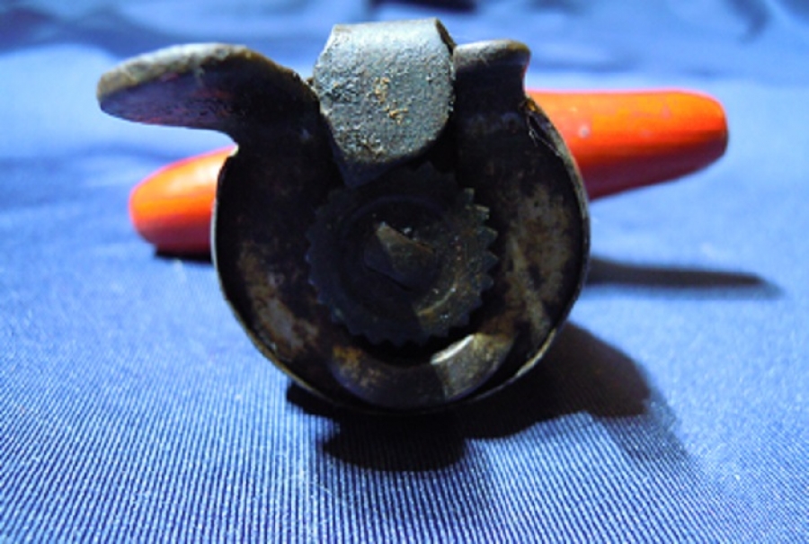 TENEKE METAL KONSERVE AÇACAK 