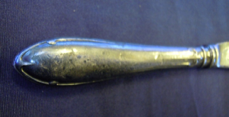 METAL GÜMÜŞ KAPLAMA KABARTMA DESENLİ MEKTUP AÇICI 