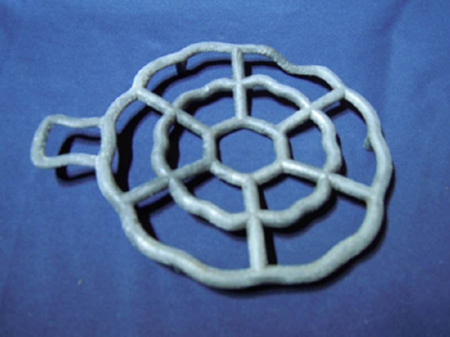 YERLİ URETİM UZERİNE  SICAK KAB KOYMAYA YARAYAN METAL NİHALE 