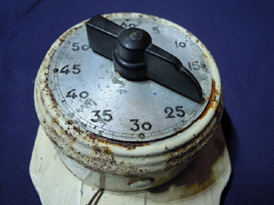 1900 MUTFAK SAATİ YEMEK PİŞİRME ZAMAN BELİRLEME KURMALI MEKANİK SAAT ELDEN GECİRLESİ GEREK EKSİGİ YOKTUR