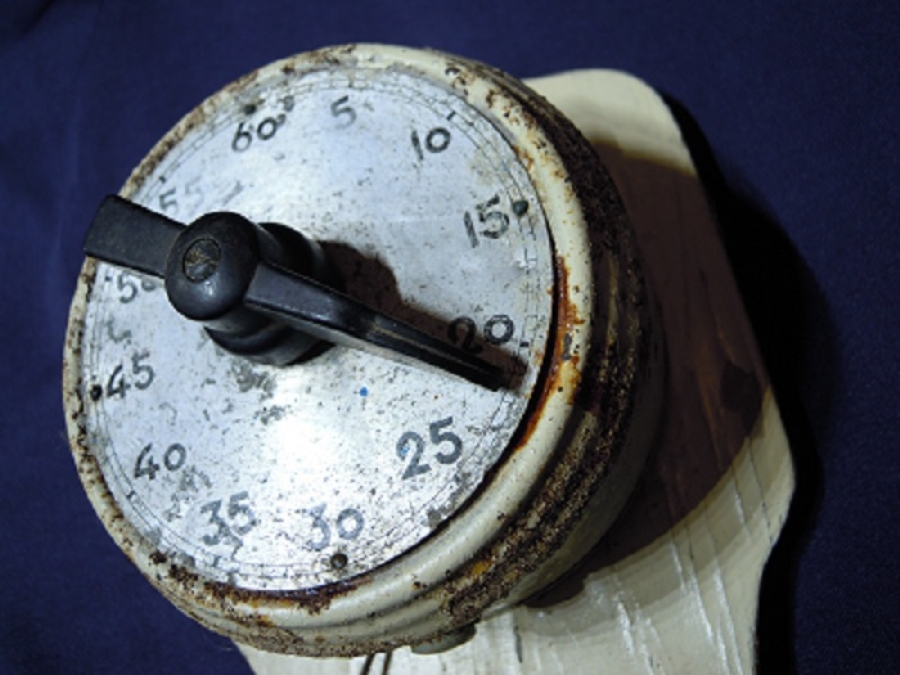 1900 MUTFAK SAATİ YEMEK PİŞİRME ZAMAN BELİRLEME KURMALI MEKANİK SAAT ELDEN GECİRLESİ GEREK EKSİGİ YOKTUR