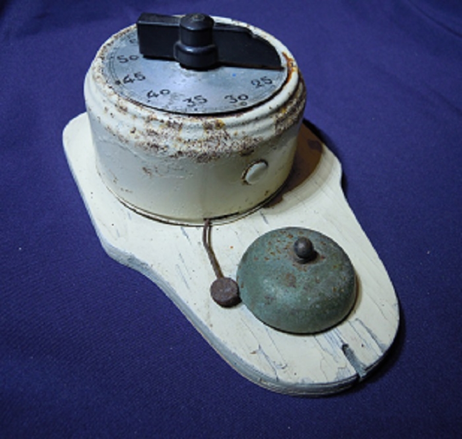 1900 MUTFAK SAATİ YEMEK PİŞİRME ZAMAN BELİRLEME KURMALI MEKANİK SAAT ELDEN GECİRLESİ GEREK EKSİGİ YOKTUR