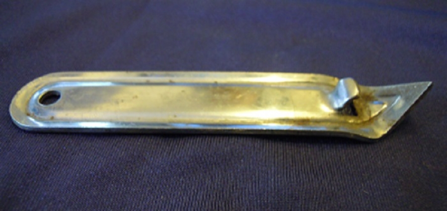 TAT MEYVE SULARI TENEKE KUTU AÇACAK 