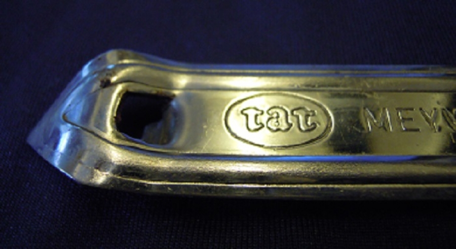 TAT MEYVE SULARI TENEKE KUTU AÇACAK 