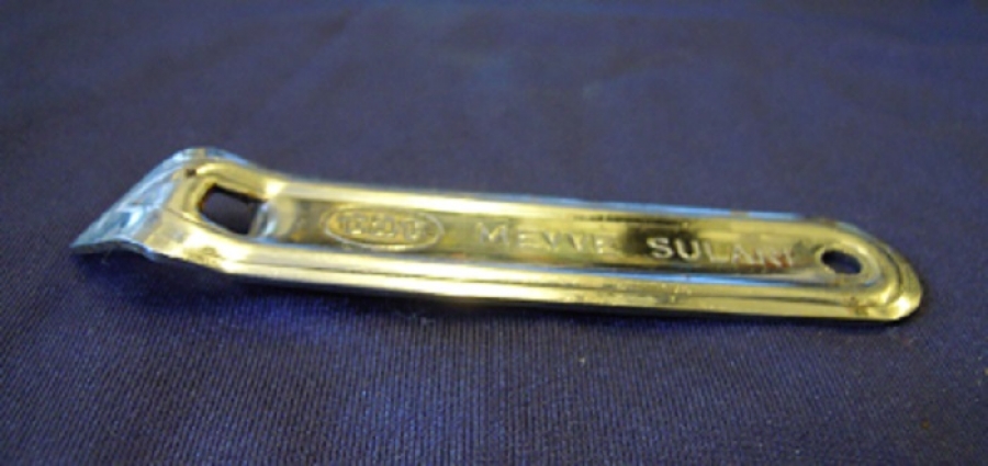 TAT MEYVE SULARI TENEKE KUTU AÇACAK 