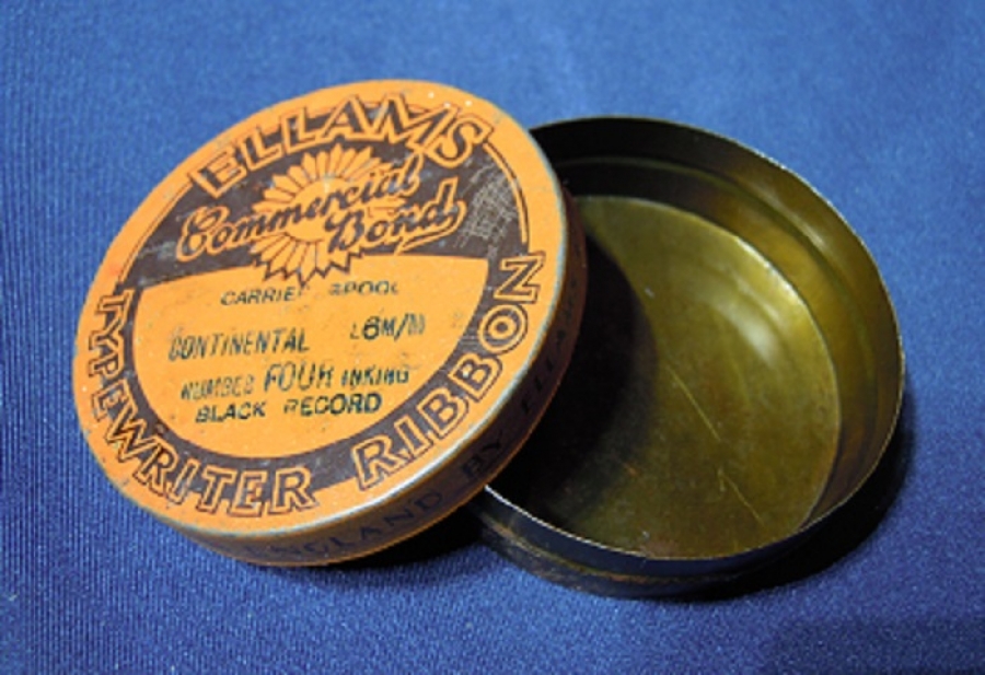 İNGİLİZ DAKTİLO RİBON TENEKE KUTU