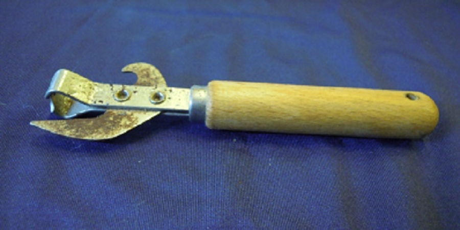 AHŞAP SAPLI KONSERVE VE MEŞRUBAK KAPAGI AÇACAK 