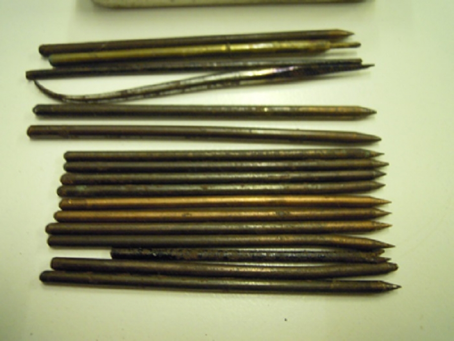 COK AMACLI METAL AYAR CUBUKLARI METAL KUTUSUNDA 