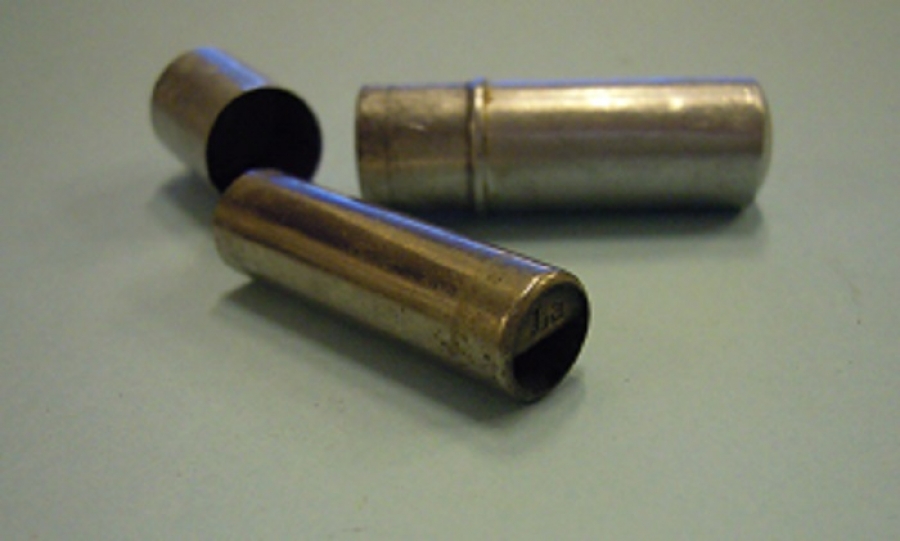 L A SESLİ  DİGER MÜZİK ALETLERİNİ AKORD YAPILMASINDA KULLANILAN  AKORD AYAR DÜDÜGÜ ORJİNAL KUTUSUNDA METAL DÜDÜK