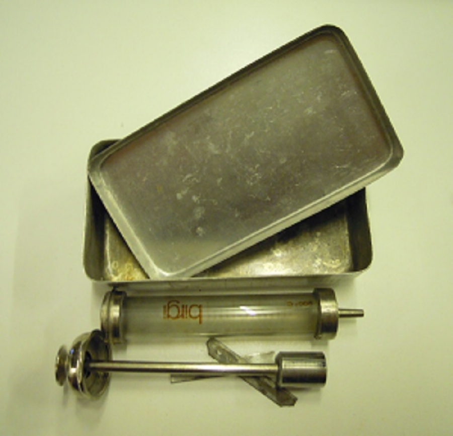 CAM İNJEKTOR İĞNE KUTUSUNDA