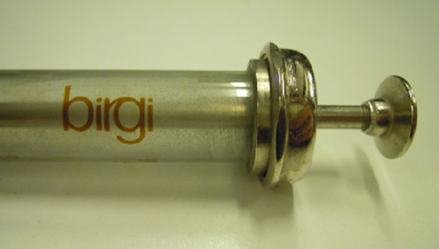 CAM İNJEKTOR İĞNE KUTUSUNDA