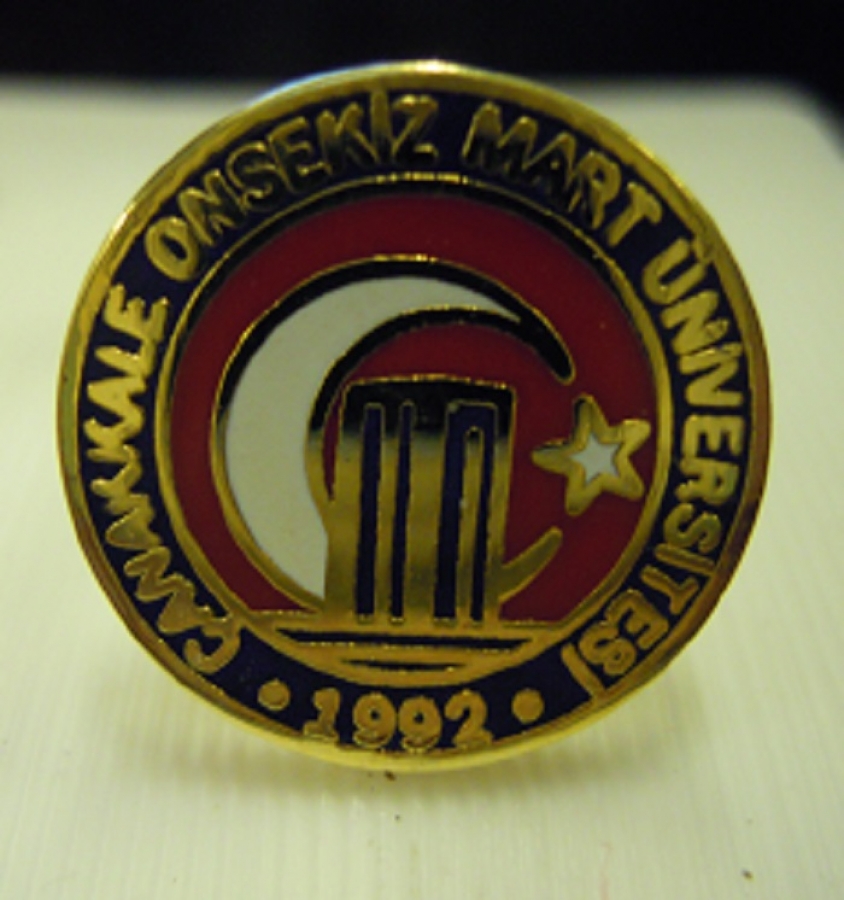 CANAKKALE ONSEKİZ MART ÜNÜVERSİTESİ 1992 MİNELİ ROZET VE MANŞET KOL DÜĞMESİ ORJİNAL KUTUSUNDA