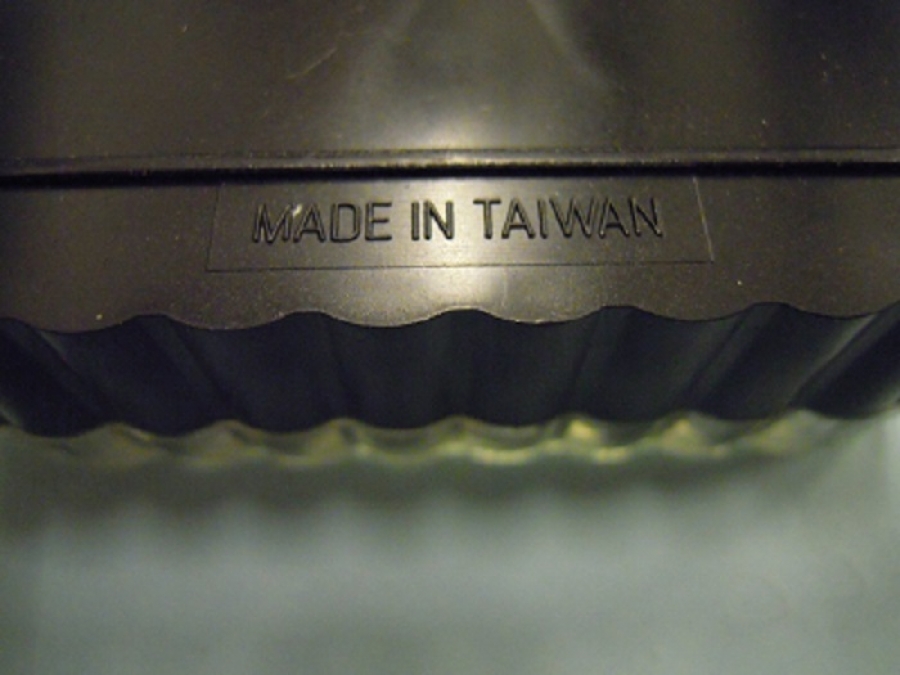 TRADE MARK ROYAL 100 % PLASTIC DESTE