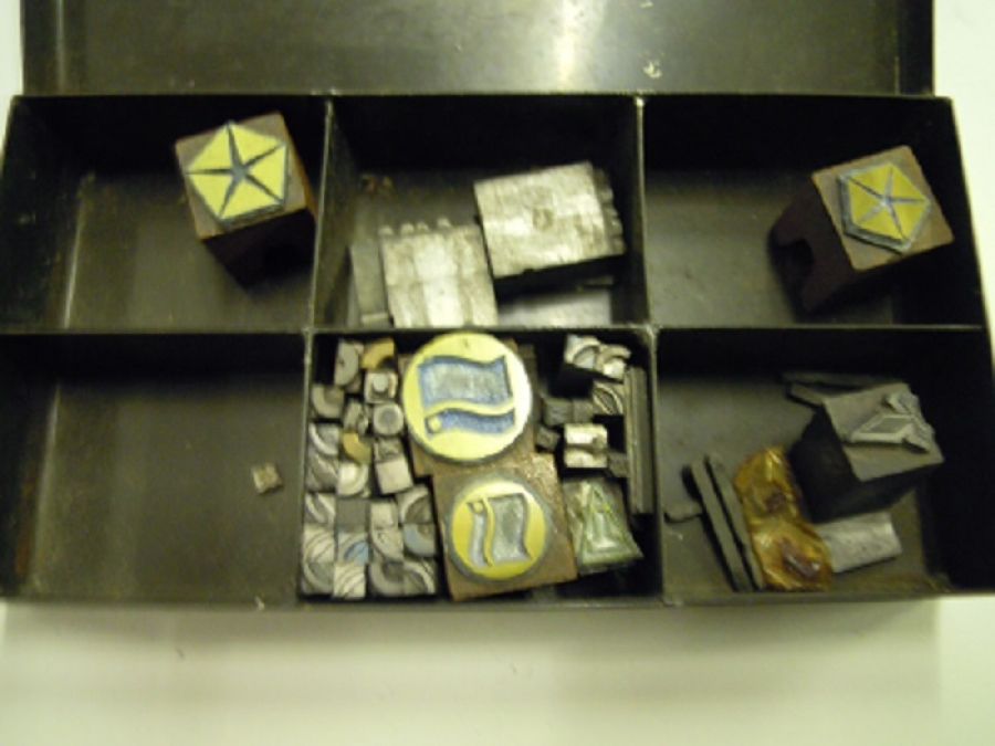 MATBAA KALIP DENGE KILİŞE PARCALARI KUTUSUNDA 