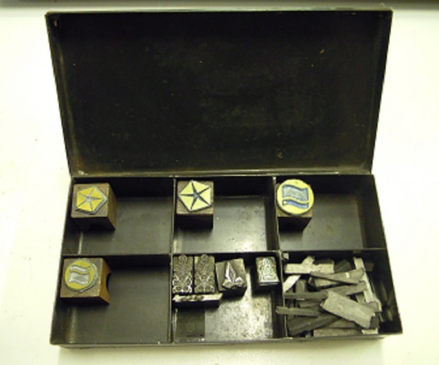 MATBAA KALIP DENGE KILİŞE PARCALARI KUTUSUNDA 