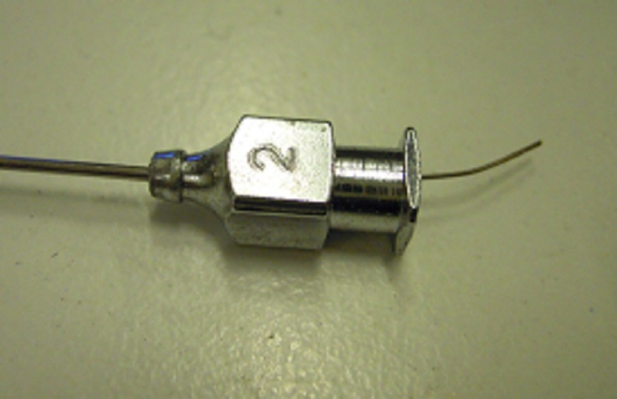 ENJEKTÖR CAM ŞIRINGA İĞNE ORJİNAL METAL KUTUSUNDA