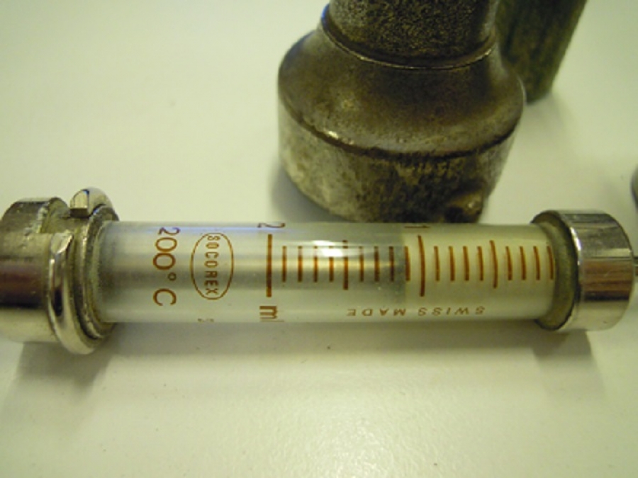 ENJEKTÖR CAM ŞIRINGA İĞNE ORJİNAL METAL KUTUSUNDA