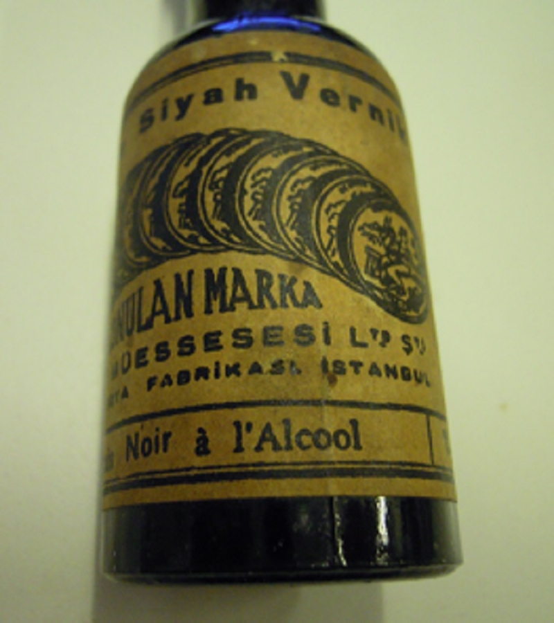İSPİRTOLU SİYAH FENERLİ VERNİK ETİKETLİ  ŞİŞE