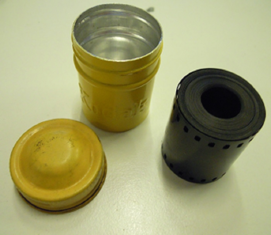 KODAK NEGATİF FİLM VE KUTUSU 